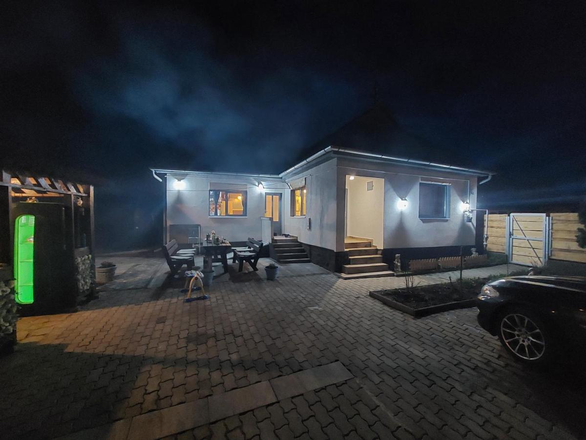 Morrison Apartments М'єркуря-Чук Екстер'єр фото