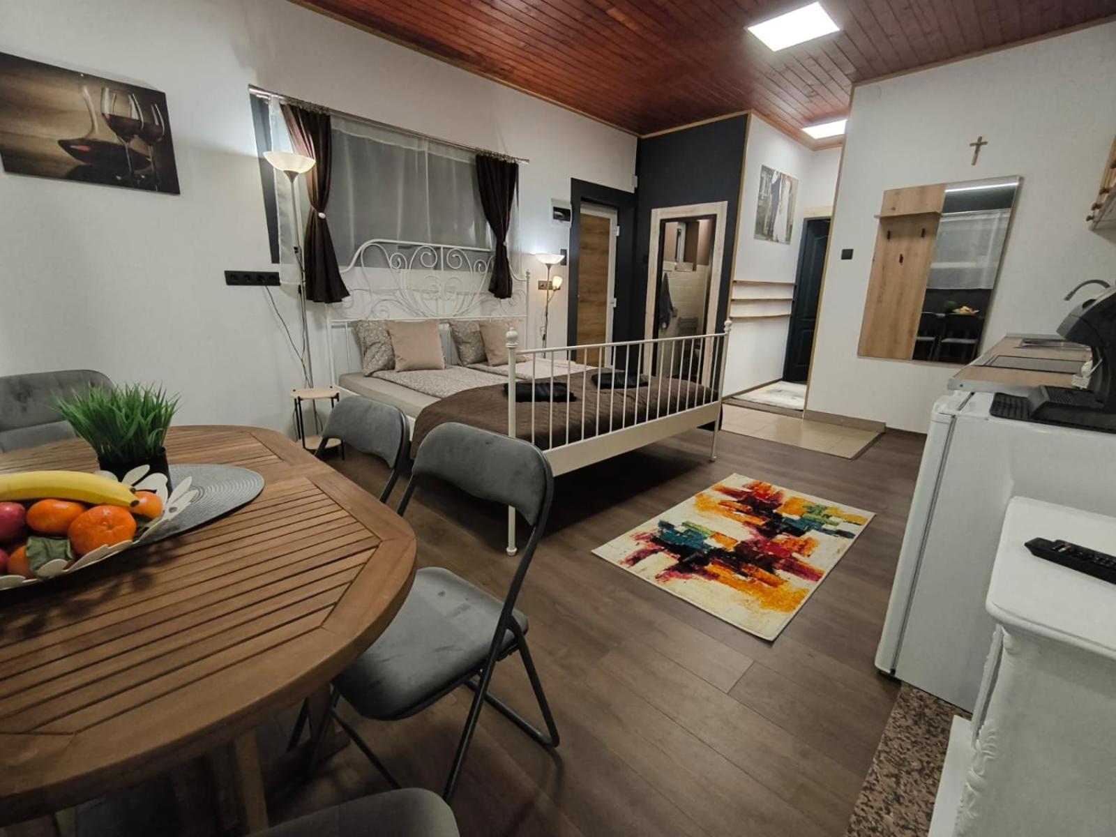 Morrison Apartments М'єркуря-Чук Екстер'єр фото