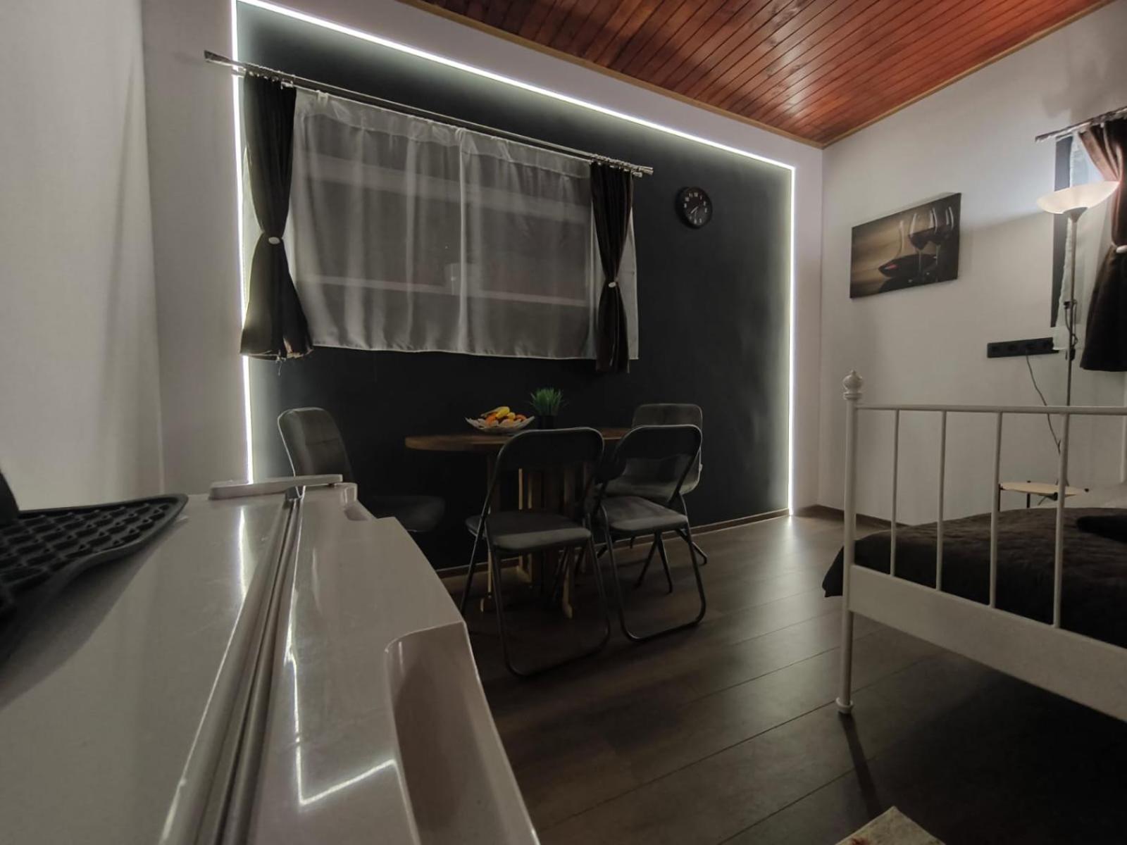 Morrison Apartments М'єркуря-Чук Екстер'єр фото