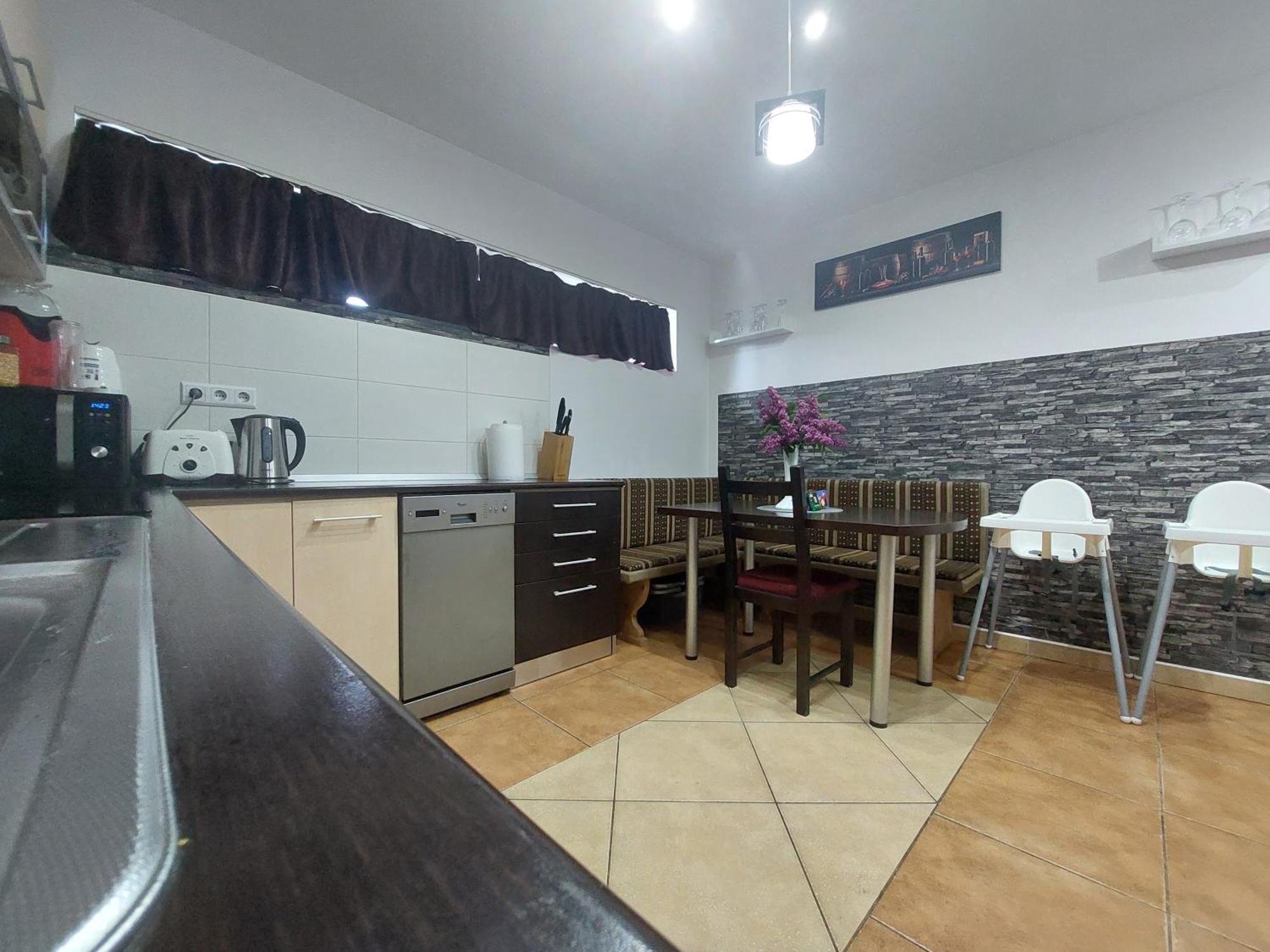 Morrison Apartments М'єркуря-Чук Екстер'єр фото