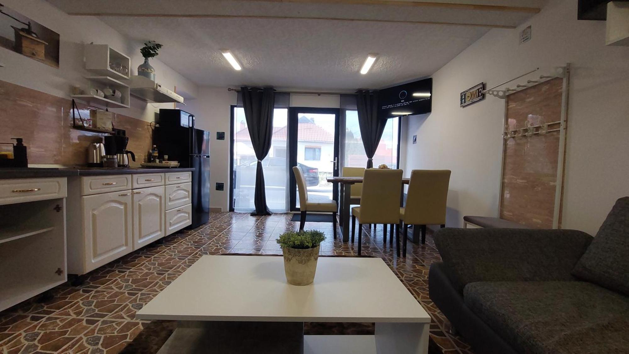 Morrison Apartments М'єркуря-Чук Номер фото