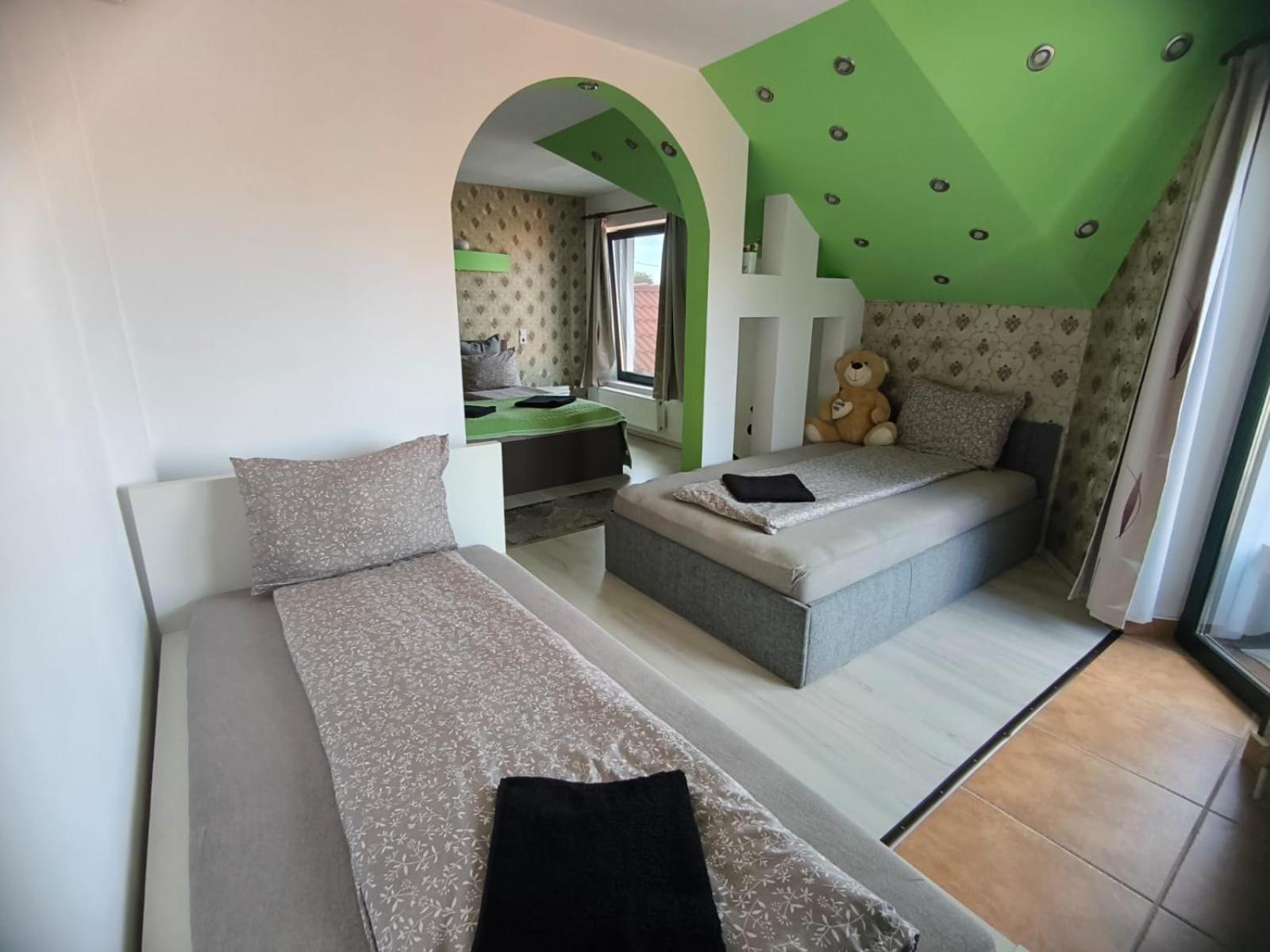 Morrison Apartments М'єркуря-Чук Номер фото